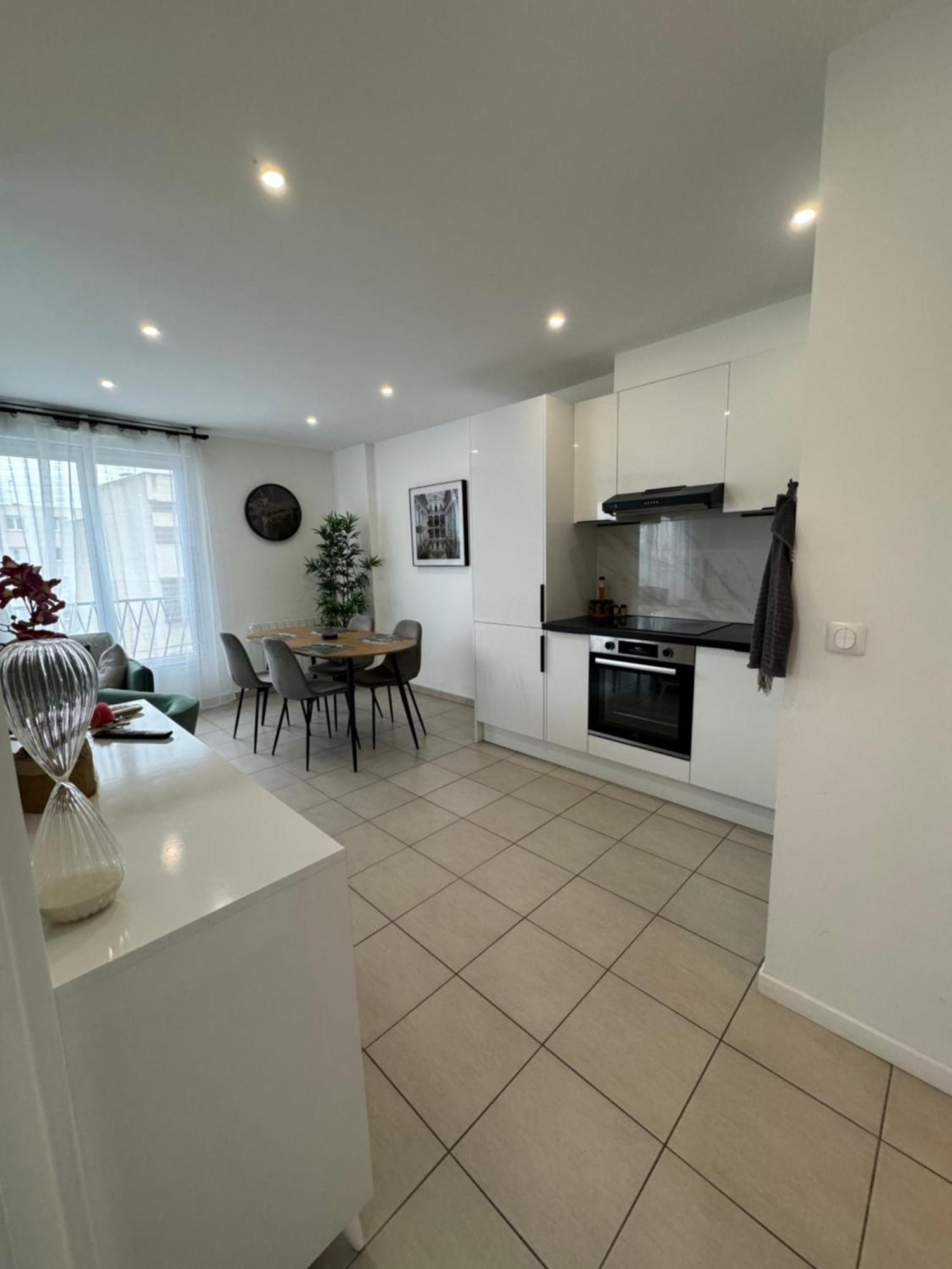 Appartement 2 Chambre Drancy Exteriör bild